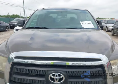 2013 Toyota Tundra Grade 5.7L V8 z USA, uszkodzony, nr VIN 5TFEY5F1XDX143823